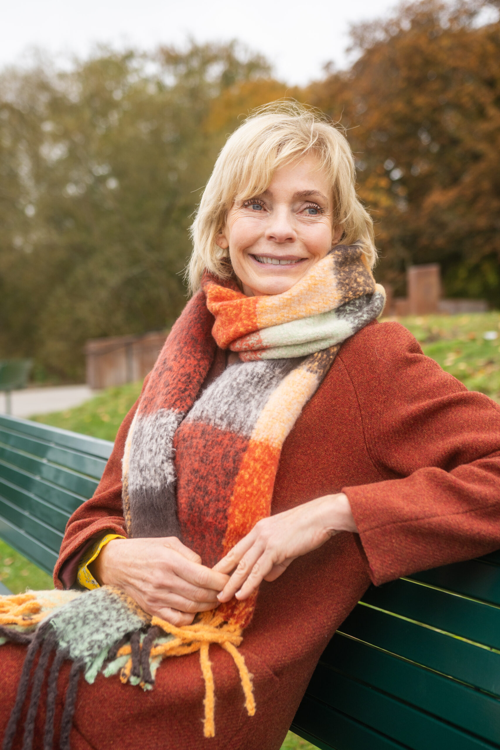 Modern vardagsrum efter städning